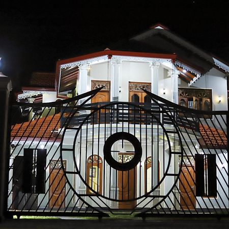 Shara Luxury Holiday Home Marawila Extérieur photo