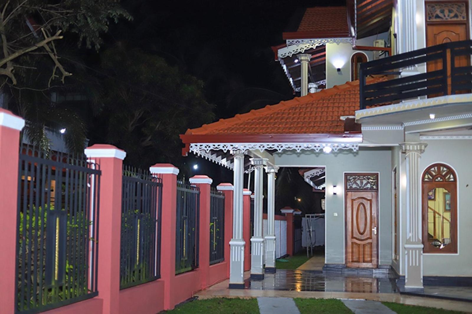 Shara Luxury Holiday Home Marawila Extérieur photo