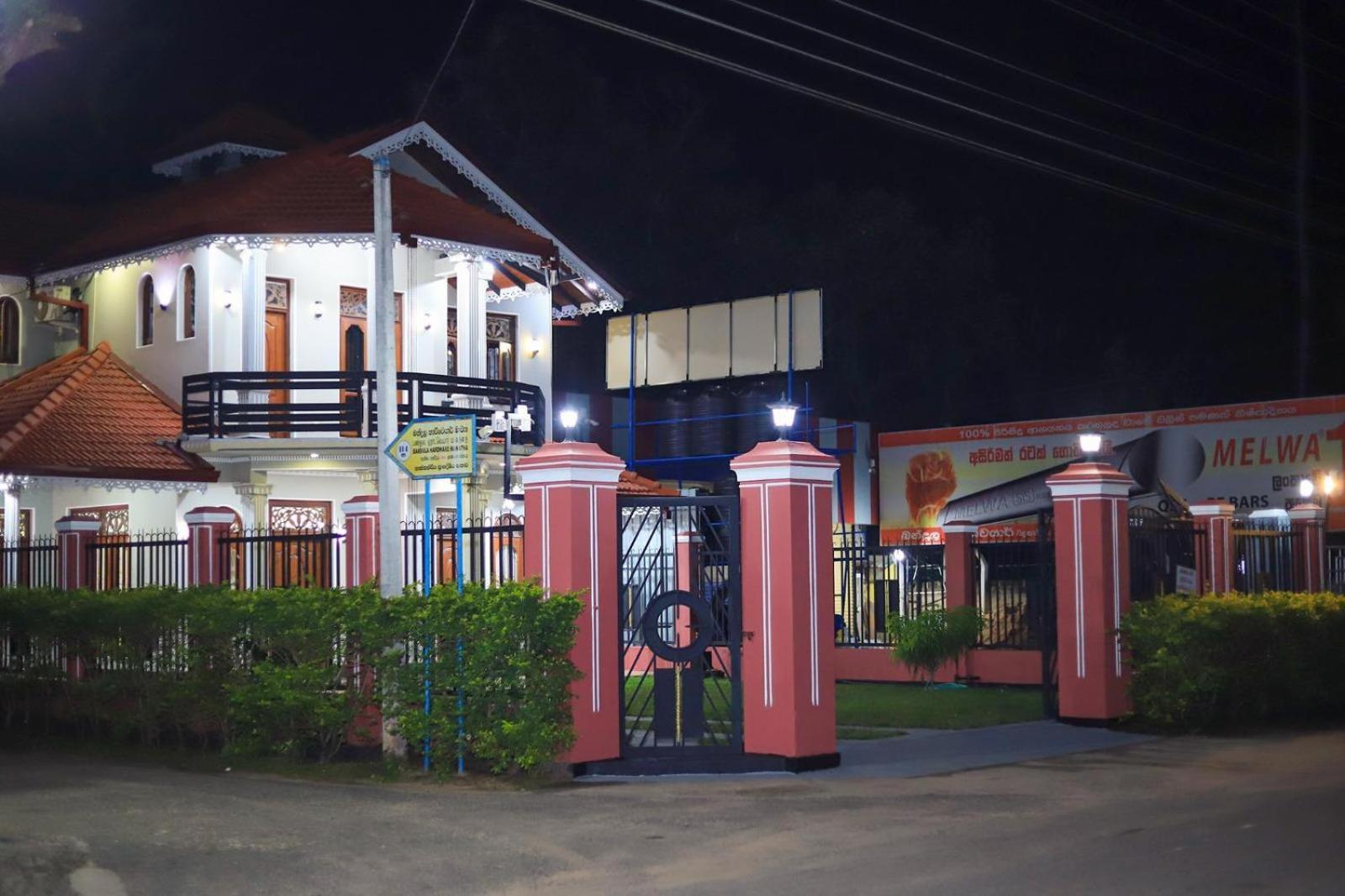 Shara Luxury Holiday Home Marawila Extérieur photo